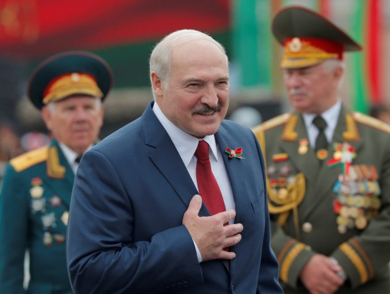 «Бессимптомно». Лукашенко заявил, что переболел COVID-19