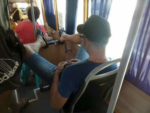 Наглость — второе счастье. Но не для окружающих (12 фото)