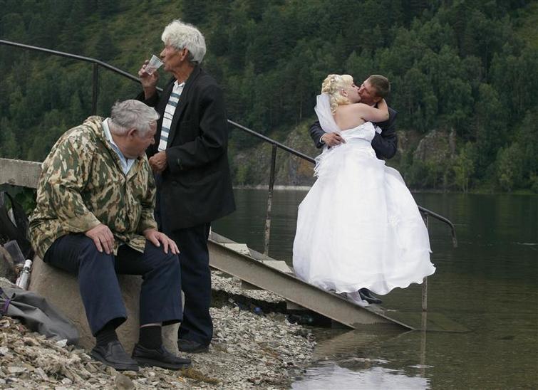 Пожалуй останусь холостым: 20 странных свадебных фотографий
