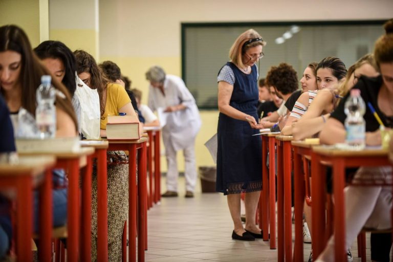 Эксперт рассказал, как много студентов уходят из вузов Латвии после первого учебного года