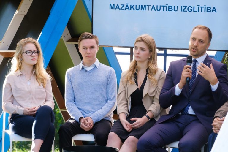 «В 2014 году из-за разногласий распадались семьи!»: организатор фестиваля LAMPA о важности общения