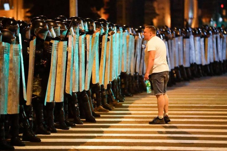 Политолог: откуда в Беларуси взялись эти жестокие оккупанты в полной экипировке?