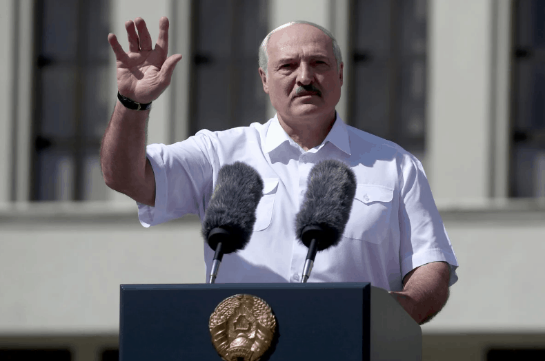 Экс-депутат Сейма назвал Лукашенко бывшим президентом Беларуси