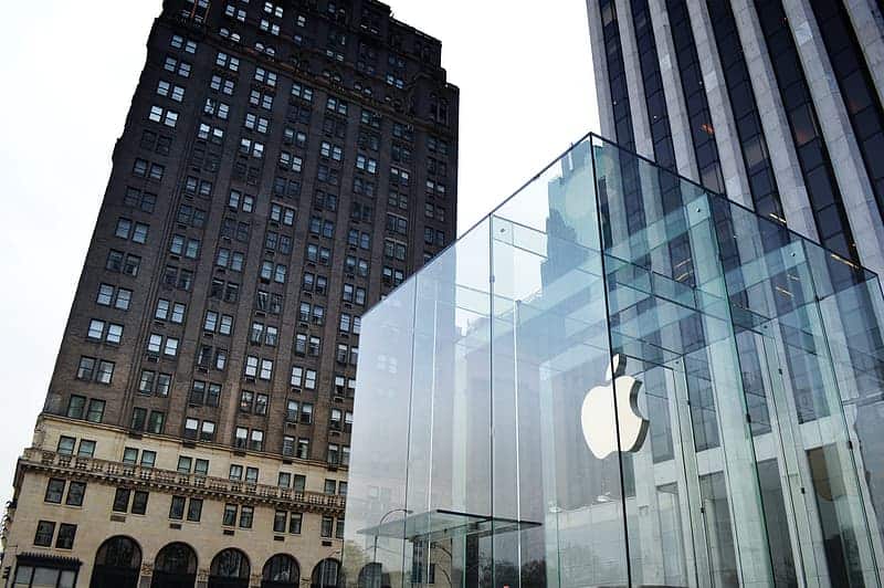 Стоимость Apple выросла до двух триллионов долларов