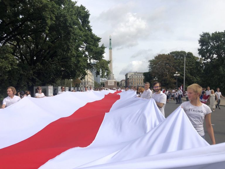 Рижская человеческая цепь в честь Беларуси состояла из 400 человек