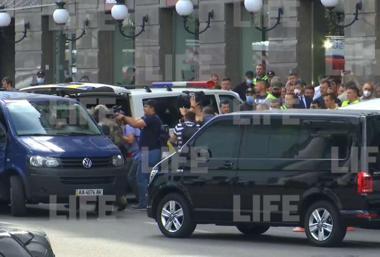 Третий захват заложников на Украине за последние две недели (ФОТО и ВИДЕО)