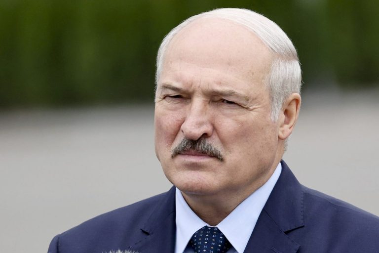 Латвия запретила Лукашенко и еще 29 белорусам въезд в страну