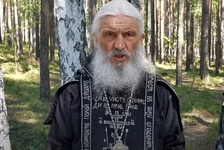 Схимонах Сергий заявил, что пенсионеры в Латвии получают по тысяче евро в месяц