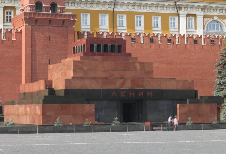 Союз архитекторов России объявил конкурс идей использования мавзолея Ленина