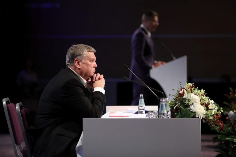 «Согласие» во вторник решит, выгнать ли из партии Вячеслава Домбровского и Любовь Швецову