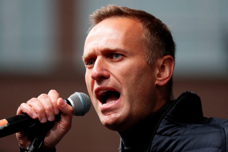 В Кремле заявили, что будут только рады возвращению Навального