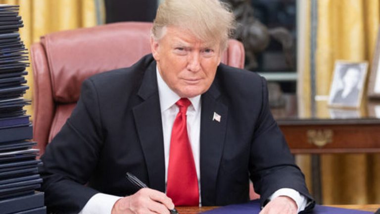 Яд Трампу отправили из Канады