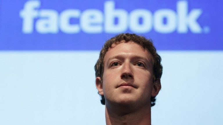 Создатель Facebook назвал любимую марку телефонов
