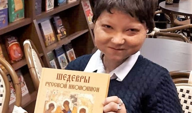 «Зеленая лампа»: 18-летняя Лера Якимова просит поддержки