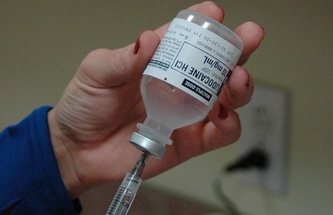 Химик о российской вакцине от COVID: в исследованиях есть несостыковки