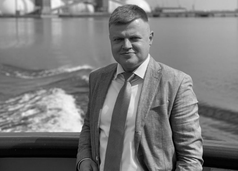 В Риге состоялось прощание с убитым адвокатом Павлом Ребенком