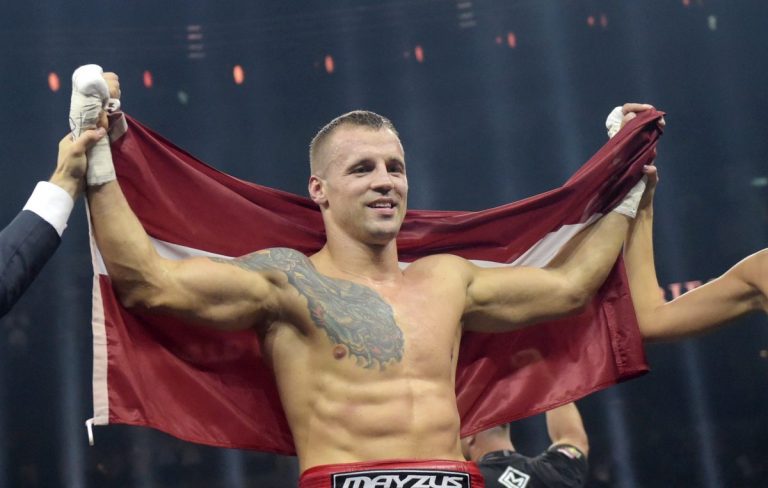 Бриедис победил кубинца Дортикоса в поединке за чемпионство во Всемирной суперсерии
