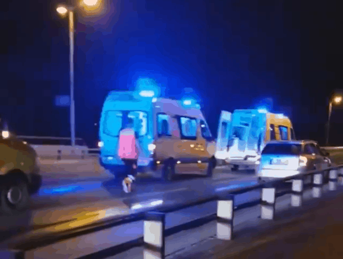 ВИДЕО: пять человек пострадали в столкновении двух «скорых» и Audi