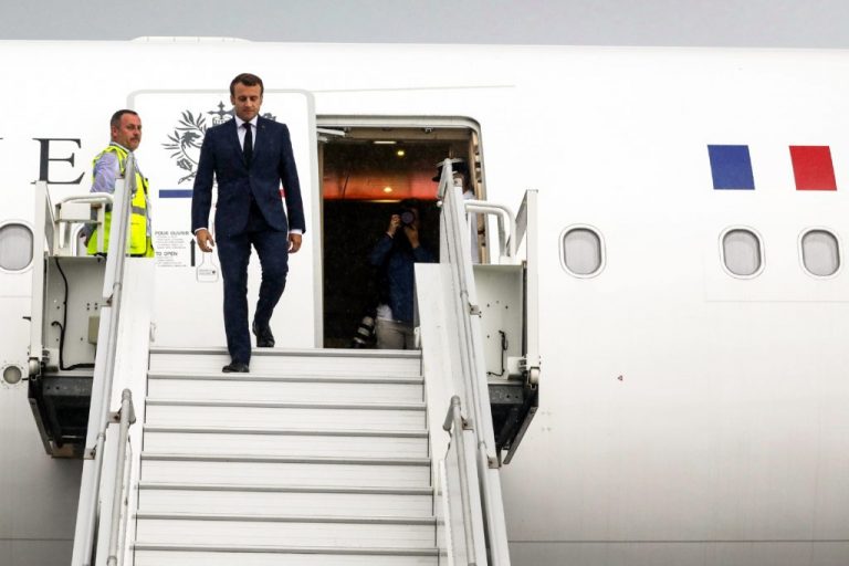 В Латвию прибывает президент Франции