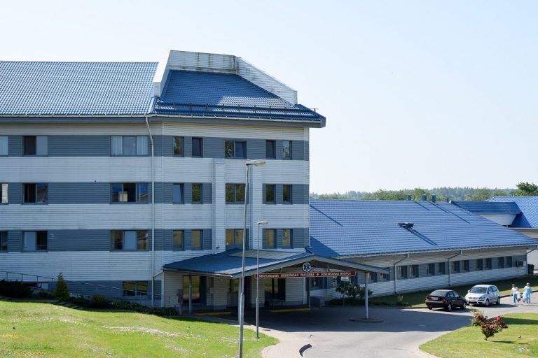 Пациент в Кулдиге соврал о контакте с COVID-19, несколько врачей отправлены на карантин