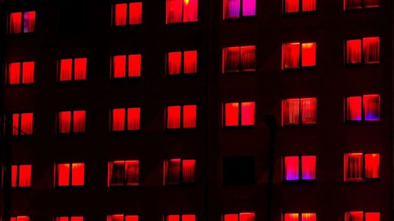 Крупнейший 11-ти этажный бордель Европы заявил о своем банкротстве из-за Covid-19