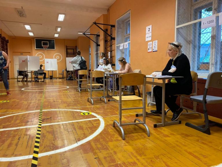«В рижанах еще жив «совок», без Ушакова не знали, за кого голосовать»: эксперт объяснил низкую явку на выборах