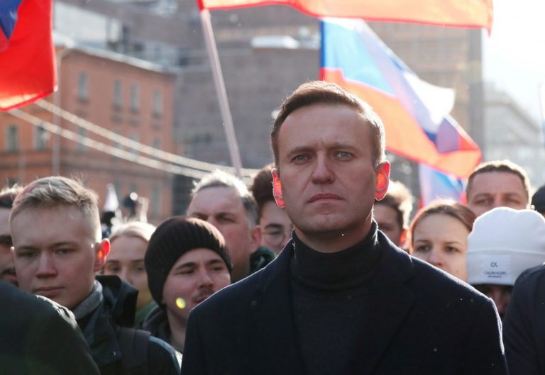 Алексея Навального вывели из комы