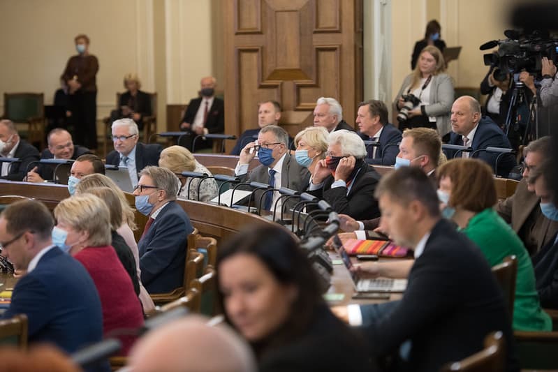 Депутат Сейма находится на самоизоляции: эпидемиологи думают, как это отразится на работе парламента