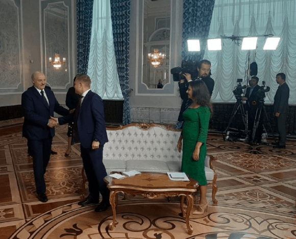Лукашенко даст большое интервью российским СМИ. В Минск прибыл батальон журналистов во главе с Симонян