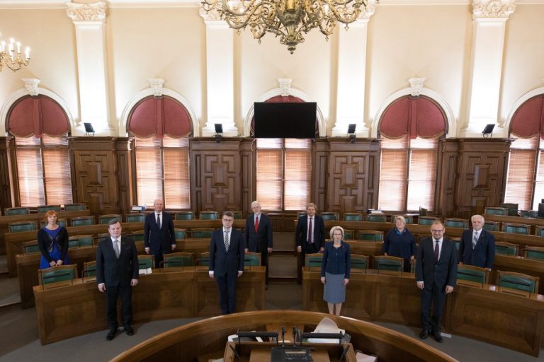 Независимый депутат: нам нужны сильные лидеры, а не этот политический картель