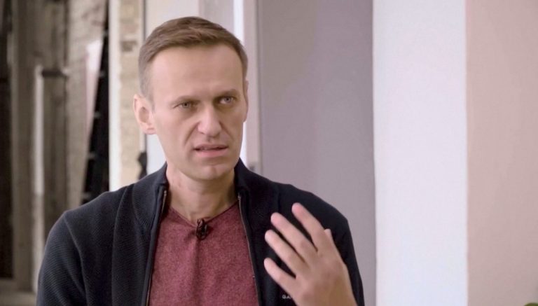 ЕС согласовал санкции из-за отравления Навального. Кремль пообещал зеркальный ответ