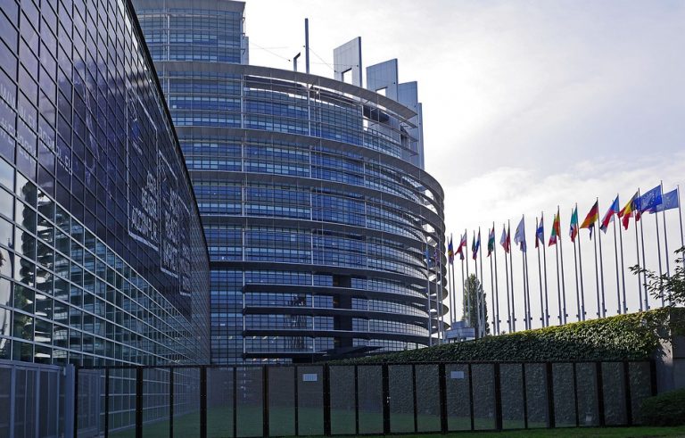 Евросоюз ввел санкции против России из-за отравления Навального