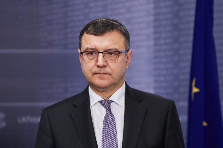 Отто Озолс: какие могут быть финансы, если министр не говорит по-английски
