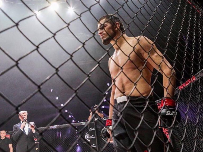 Два российских бойца MMA поддержали обезглавившего учителя во Франции чеченца
