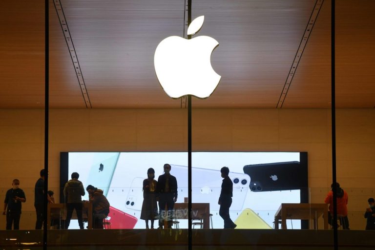 Apple запустил круглосуточный музыкальный канал