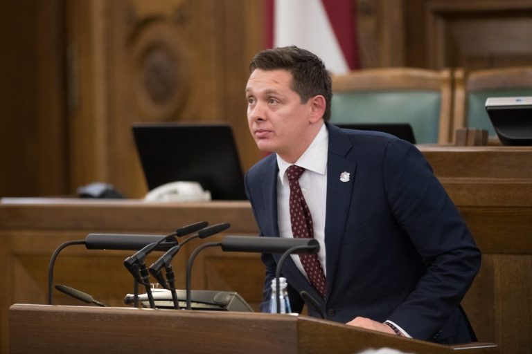 «Подделывал документы»: KNAB снова просит начать дело против Кайминьша