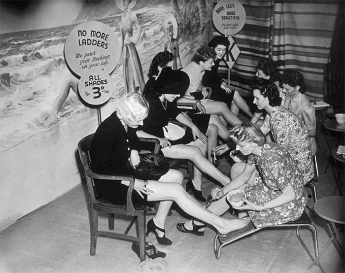 20 фотографий, подтверждающих, что красота требует жертв и вибрирующий бюстгальтер
