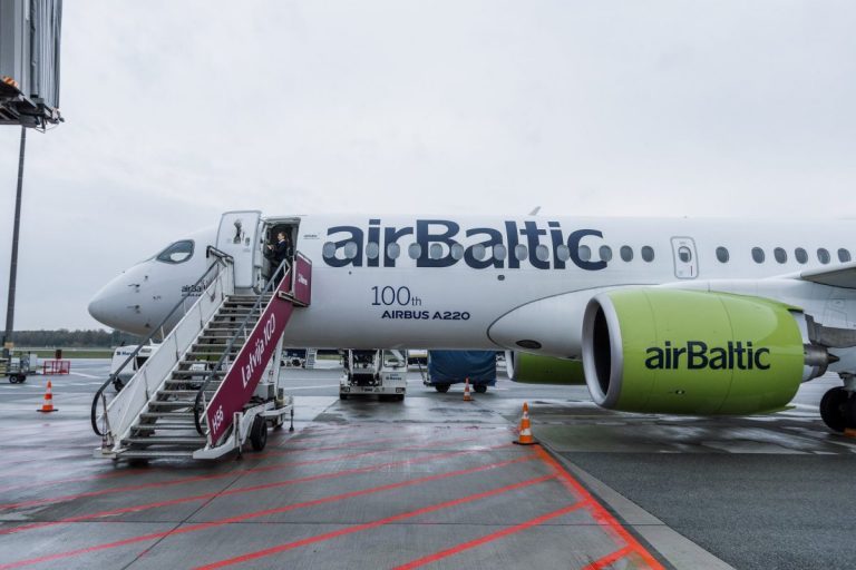 Сегодня airBaltic выполнит полет Рига-Рига над Курземе