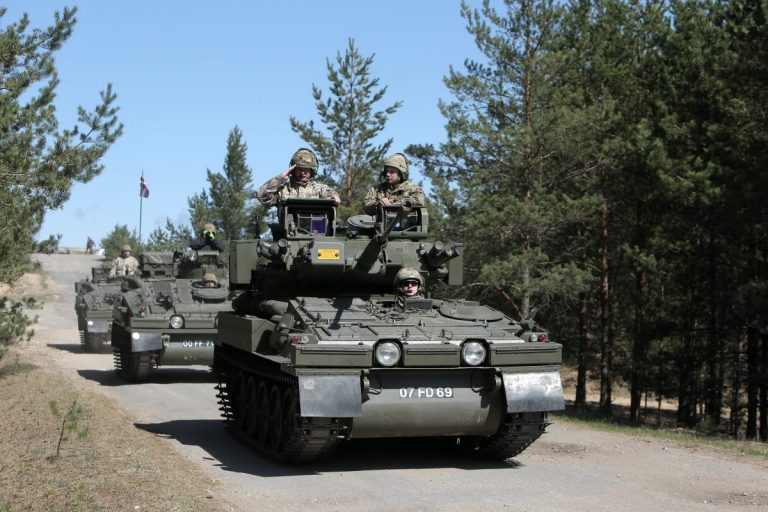 Спустя шесть лет Латвия получила все 123 бронемашины из Великобритании