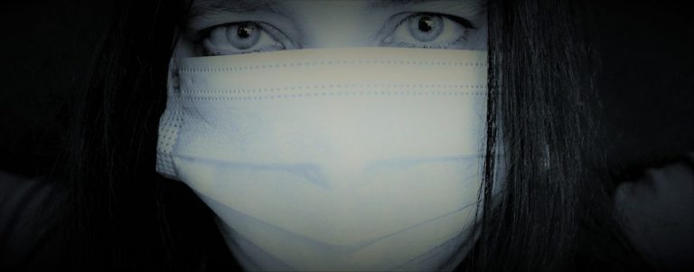 Реаниматолог из Латвийского центра инфектологии разъяснила, в чем отличие коронавируса от гриппа