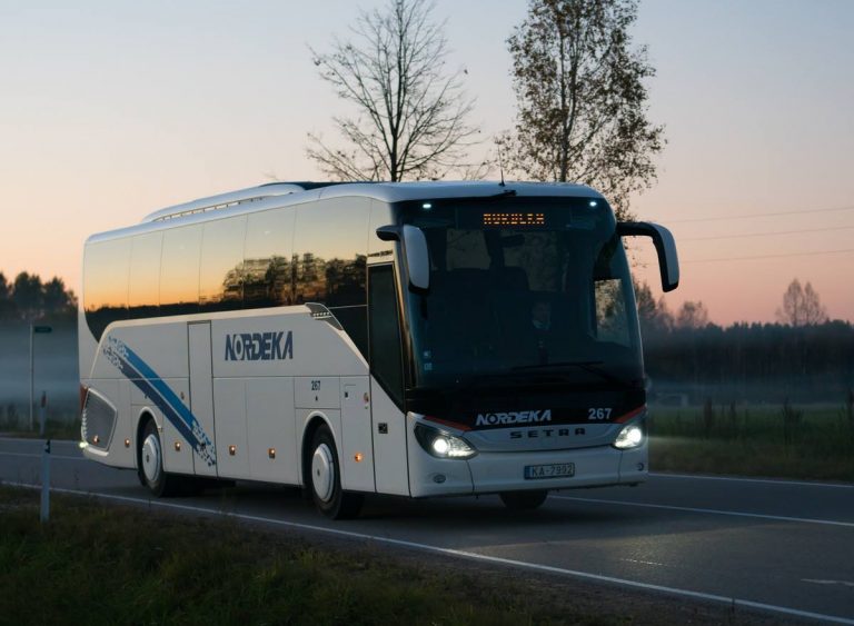 В автобусе Рига – Мазирбе ехал человек с COVID-19. Пассажиров просят следить за здоровьем