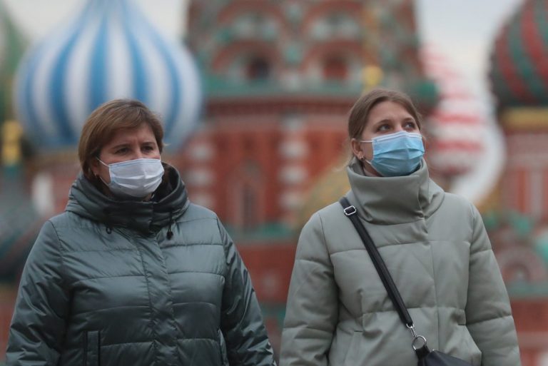 В России введен всеобщий масочный режим