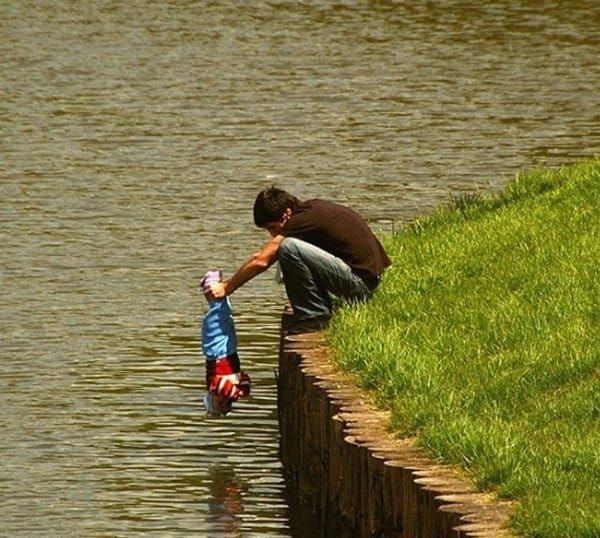 Родители, которым стоит пересмотреть свои навыки (24 фото)