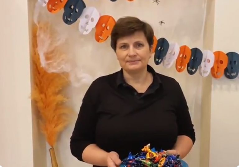 Хэллоуин в Латвии: родителей призвали не пускать детей за конфетами (ВИДЕО)