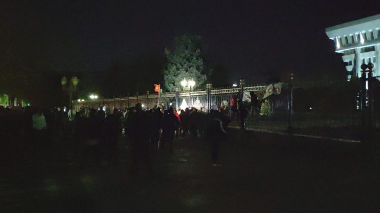 Протесты в Киргизии: оппозиция требует отмены итогов парламентских выборов