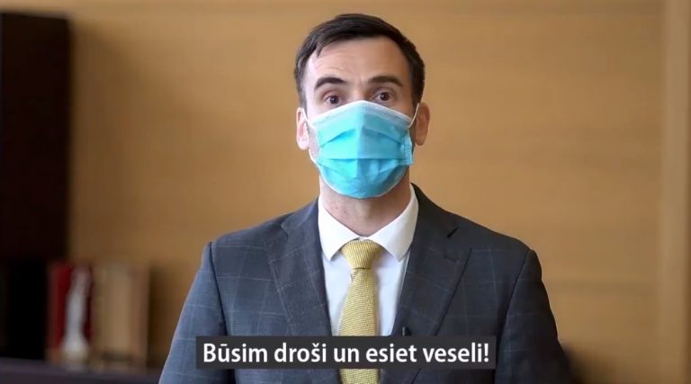 Мэр Риги призвал носить маски: сбережем себя, и дети смогут учиться в школах