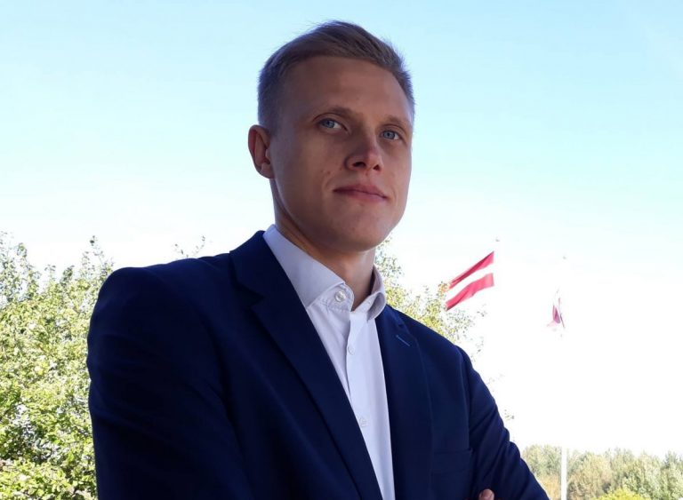 Домбрава: нынешняя ситуация с COVID показывает, что политика Минздрава была ошибочной