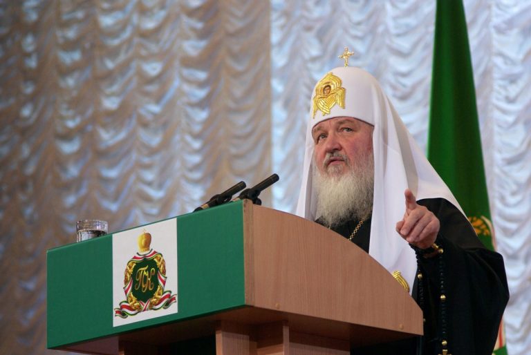 Патриарх Кирилл ушел на карантин из-за контакта с человеком, инфицированным COVID-19