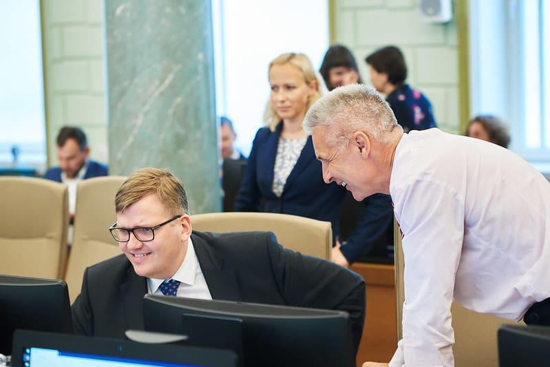По следам скандала с Пуце: режиссер рассказал о просьбах министров о контрамарках