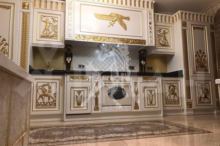 Российский фараон продает квартиру в Хамовниках
